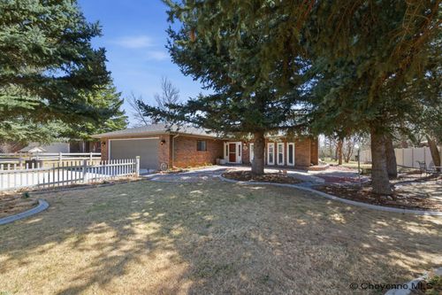 39 Arizona St, Cheyenne, WY, 82009-8945 | Card Image