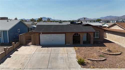 218 Kirk Ave, Henderson, NV, 89015-5225 | Card Image