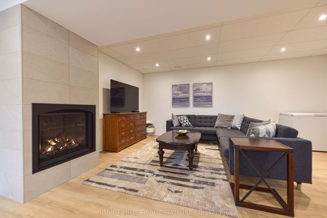 4329 Forest Wood Dr, House other with 4 bedrooms, 3 bathrooms and 6 parking in Severn ON | Image 20