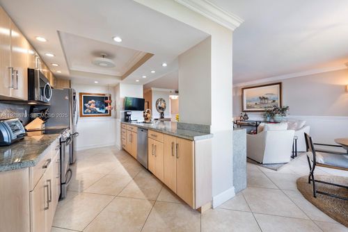 apt-1005-4000 Towerside Ter, Miami, FL, 33138-2238 | Card Image