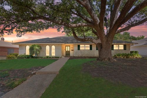5201 Lake Highlands Dr, Waco, TX, 76710-2945 | Card Image