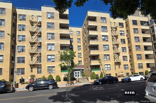 3e-150 W End Ave, New York, NY, 10023-5734 | Card Image