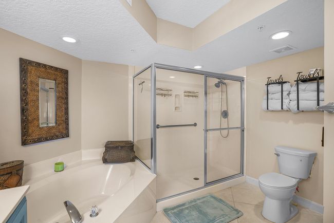 APT-1901 - 5049 N Highway A1a, Condo with 3 bedrooms, 2 bathrooms and null parking in Hutchinson Island FL | Image 40