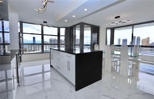 apt-2510-3530 Mystic Pointe Dr, Aventura, FL, 33180-4533 | Card Image
