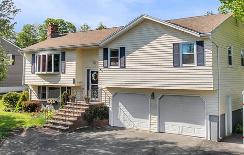 20 W Park Dr, Wakefield, MA, 01880-2620 | Card Image