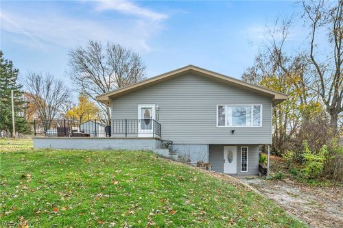3328 Avis Rd, Akron, OH, 44312-3744 | Card Image