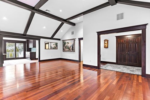 10 Viking Rd, Winchester, MA, 01890-3678 | Card Image