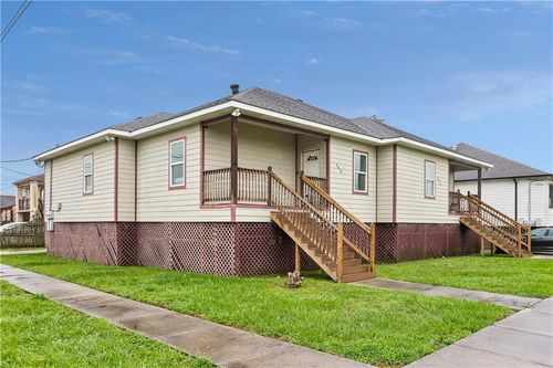 2472 74 Vienna Street, New Orleans, LA, 70122 | Card Image