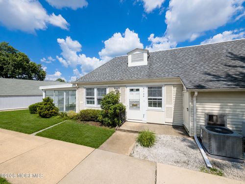 140A Plymouth Ln, Monroe, NJ, 08831-3640 | Card Image