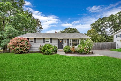 12 Arrowhead Rd, Bellingham, MA, 02019-1108 | Card Image