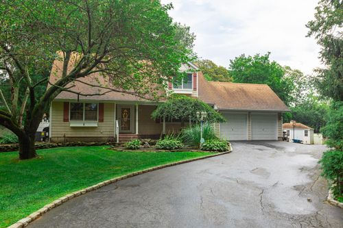 7 Quenzer St, Nesconset, NY, 11767-1967 | Card Image