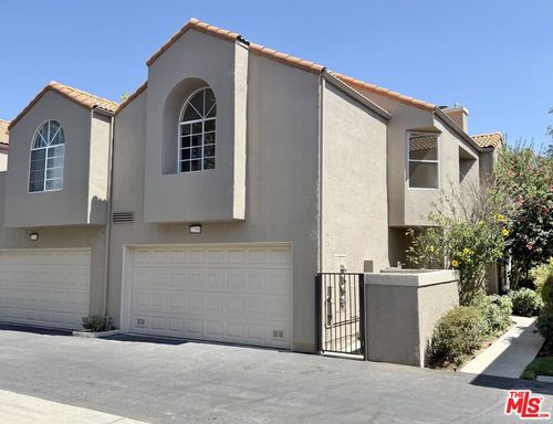 22208 Frontier Pl, Chatsworth, CA, 91311-1200 | Card Image