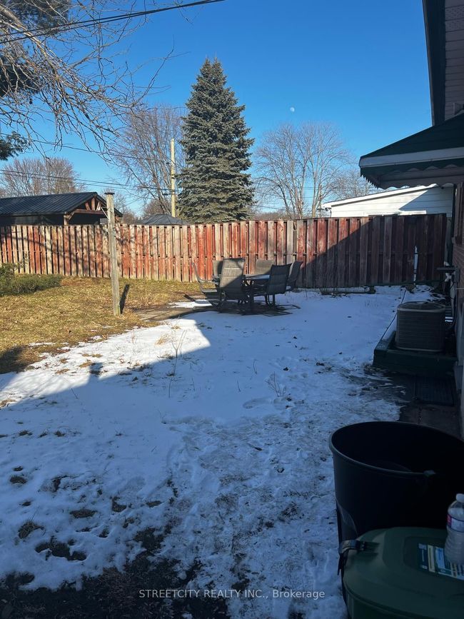 22 Tweedsmuir Ave, House other with 3 bedrooms, 1 bathrooms and 2 parking in London ON | Image 12