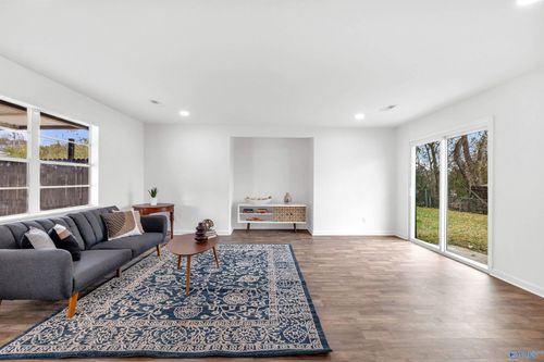 4803 Shawmont Dr Nw, Huntsville, AL, 35810-2111 | Card Image