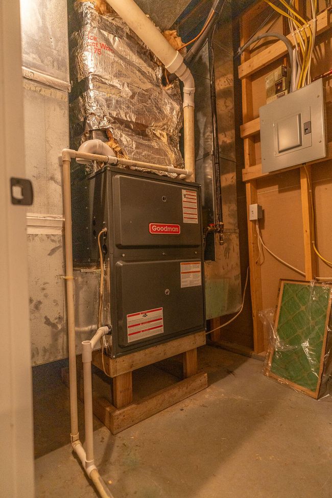 Maintenance room. | Image 88