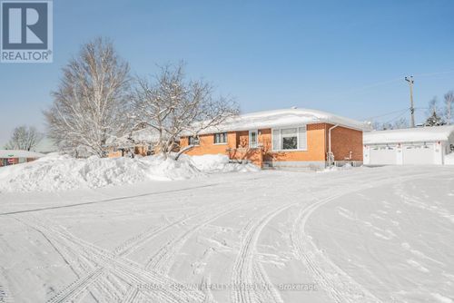 37 Clark St, Kapuskasing, ON, P5N1L3 | Card Image