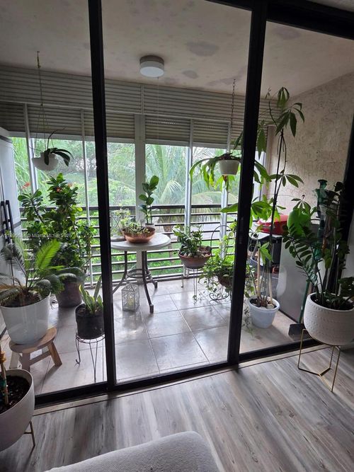 apt-304-8150 W Mcnab Rd, Tamarac, FL, 33321-3238 | Card Image