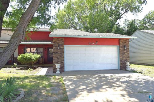 5305 W Birnhamwood Dr, Sioux Falls, SD, 57106-0656 | Card Image