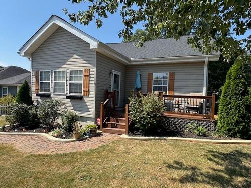 41 Lawrence St, Lyman, SC, 29365-1610 | Card Image