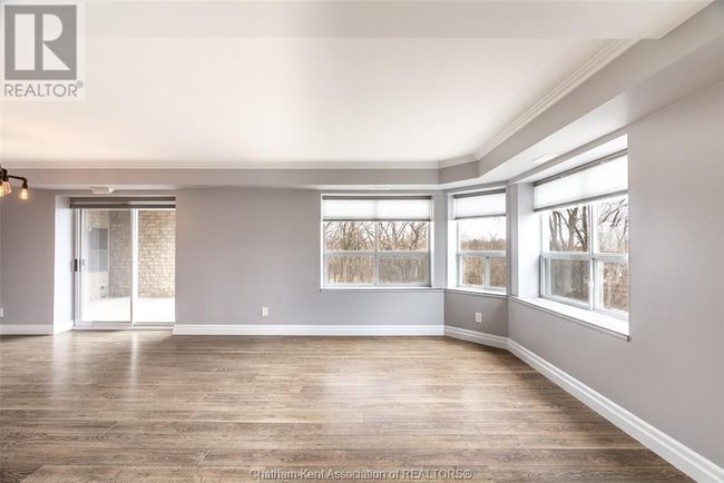 604 - 10 Van Allen Ave, Condo with 2 bedrooms, 2 bathrooms and null parking in Chatham ON | Image 4