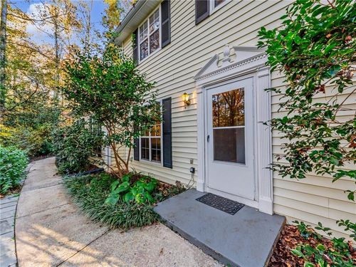 479 Bradshaw Ln, Canton, GA, 30115-8898 | Card Image