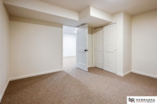 3102 Lynnwood Dr, House other with 4 bedrooms, 4 bathrooms and 2 parking in Bellevue NE | Image 33