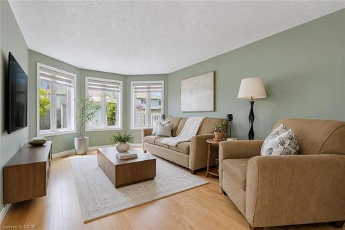 19 Ryde Rd, Guelph, ON, N1K1V8 | Card Image
