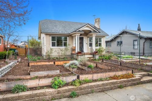 909 Kittitas St, Wenatchee, WA, 98801-3454 | Card Image