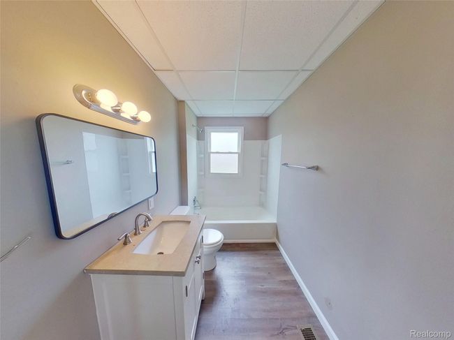 Bathroom | Image 23