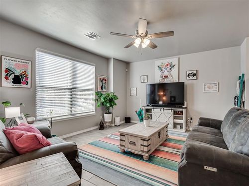 903 S 3rd St, Yukon, OK, 73099-3913 | Card Image