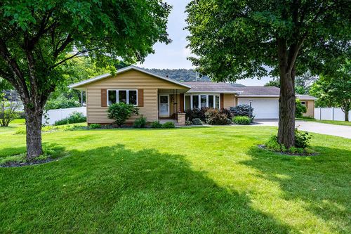 3424 Geneva Ln, La Crosse, WI, 54601-8302 | Card Image