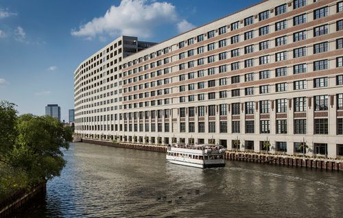 940-900 Kingsbury St, Chicago, IL, 60610-7444 | Card Image