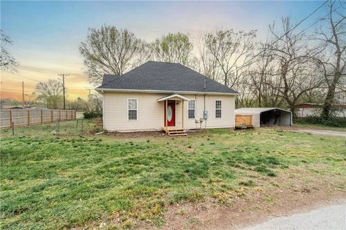 501 2nd Ave Sw, Gravette, AR, 72736-9741 | Card Image