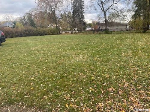 18571 Farmington Rd, Livonia, MI, 48152-3231 | Card Image