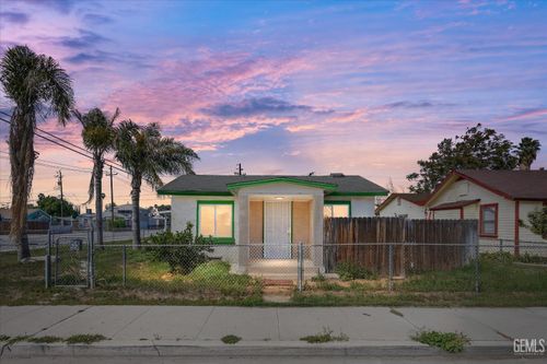 418 Decatur St, Bakersfield, CA, 93308 | Card Image