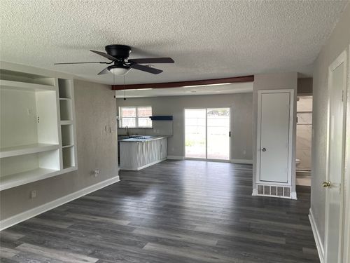 3817 Bremerton St, Irving, TX, 75062-2977 | Card Image