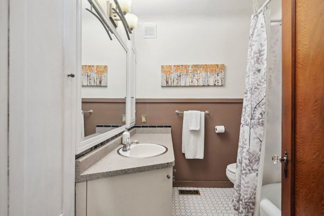 1216 Edinburgh St, House other with 5 bedrooms, 3 bathrooms and 2 parking in New Westminster BC | Image 26