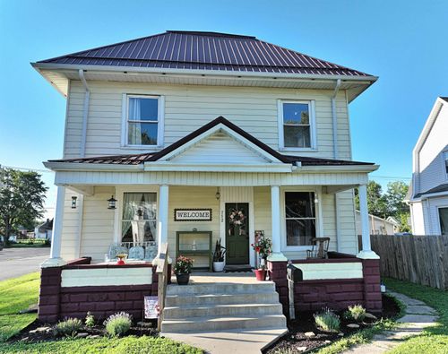 712 W Main St, Washington, IN, 47501-2511 | Card Image