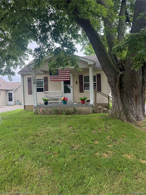 1124 W Parkwood Avenue, Flint Charter Township, MI, 48507 | Card Image