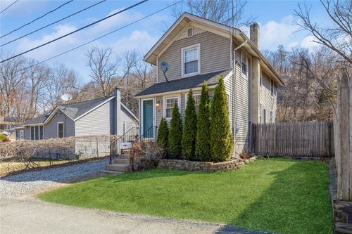 12 River Rd, Tuxedo Park, NY, 10987-4457 | Card Image