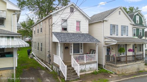 68 Lloyds Ln, Wilkes Barre, PA, 18702-4728 | Card Image