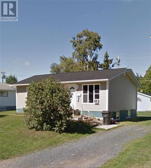 1220 Vantassell St, Bathurst, NB, E2A4C8 | Card Image