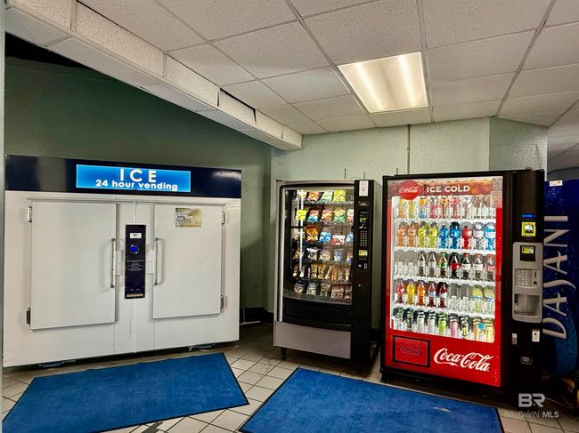 Ice and Vending Machines | Image 20