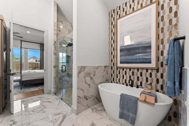 Soaking Tub or Walk-in shower | Image 14