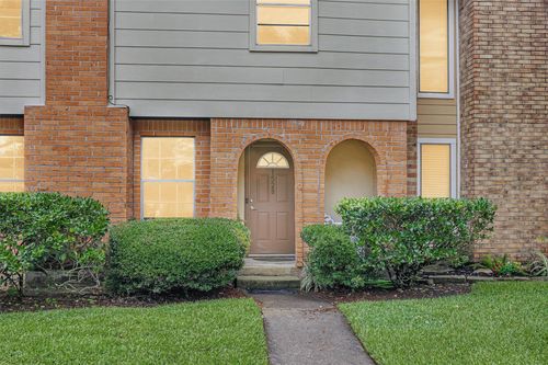 528-1528 Silverpines Rd, Houston, TX, 77062-5914 | Card Image