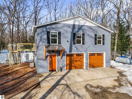 17432 Jennifer Dr, Wellston, MI, 49689-9419 | Card Image