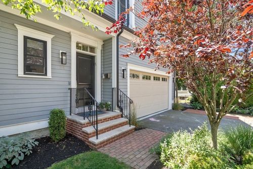34-34 Winchester Rd, Newton, MA, 02458-1985 | Card Image