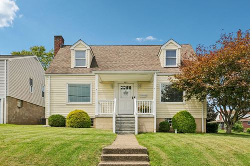 201 S 6th St, Youngwood, PA, 15697-1222 | Card Image