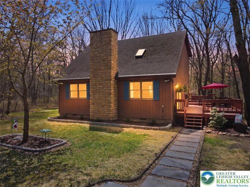 54 Berry Ln, Jim Thorpe, PA, 18229-9692 | Card Image