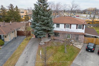 37 Juniper Cres, Home with 3 bedrooms, 4 bathrooms and 4 parking in Brampton ON | Image 2